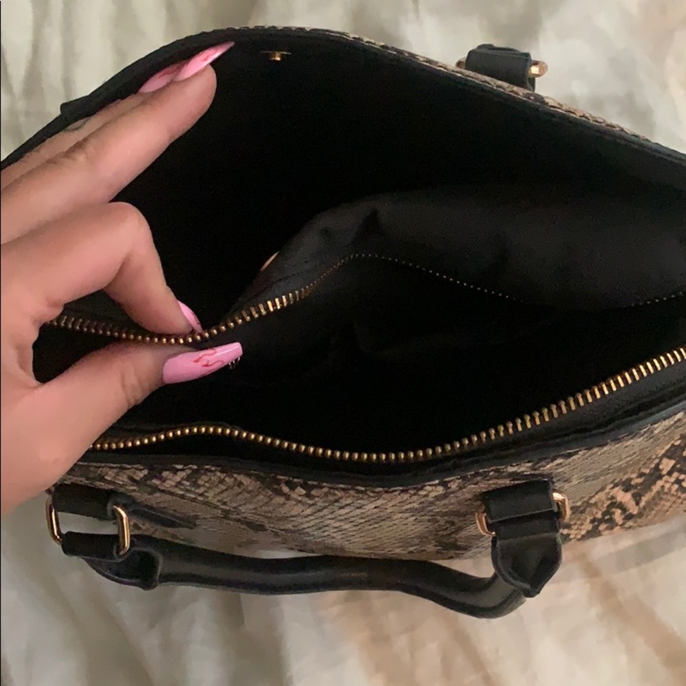 Purse - Picture 3 of 3